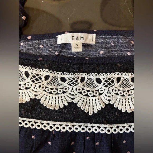 E & M Navy Blue Polka Dot Lace Trim Top Size Small Boho Embroidered Festival - Picture 9 of 12